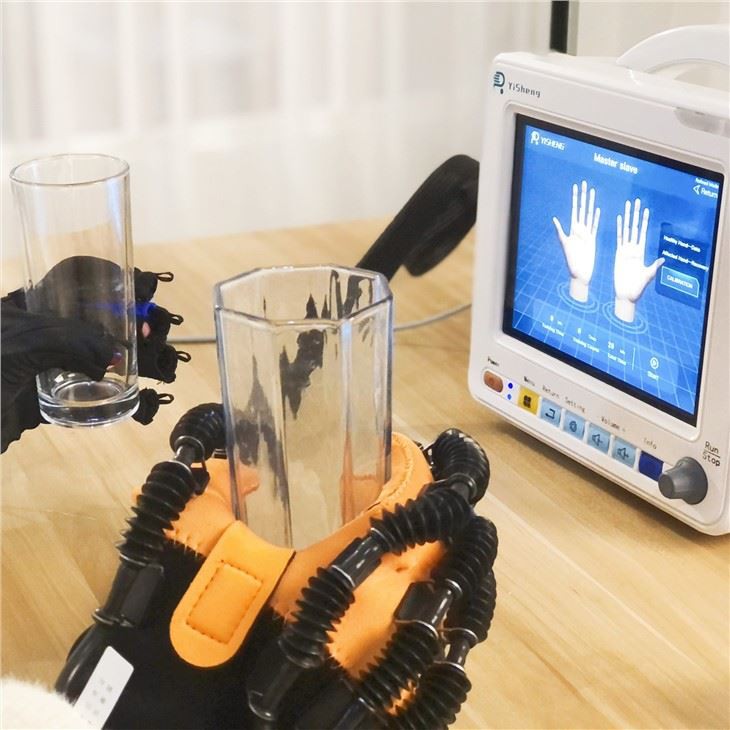 Mjuk robothandske för tidig neurorehabilitering