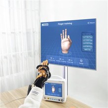 Mjuk robothandske efter stroke