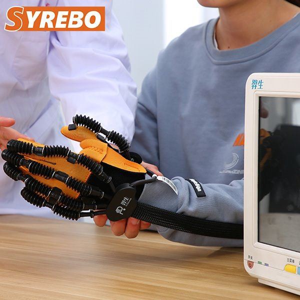 Mjuk robothandske för handrehabilitering